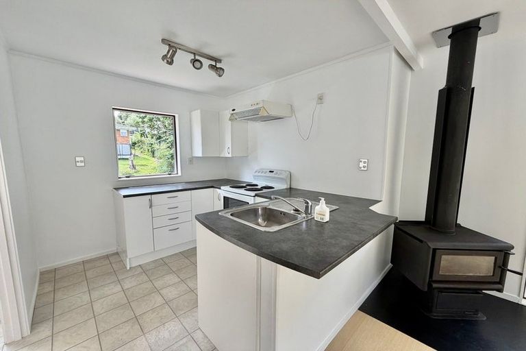Photo of property in 2/10 Halder Place, Torbay, Auckland, 0632