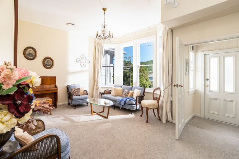 Photo of property in 13 West Road, Northland, Wellington, 6012