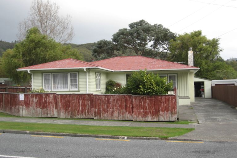 Photo of property in 24 Horoeka Street, Stokes Valley, Lower Hutt, 5019