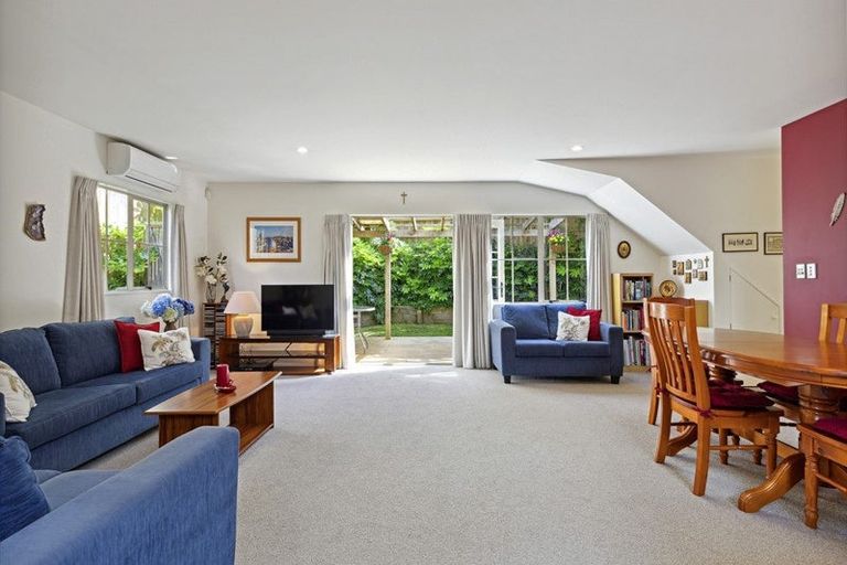 Photo of property in 3/24 Wernham Place, Northcote, Auckland, 0626