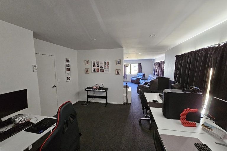 Photo of property in 1 Ridley Green, Churton Park, Wellington, 6037