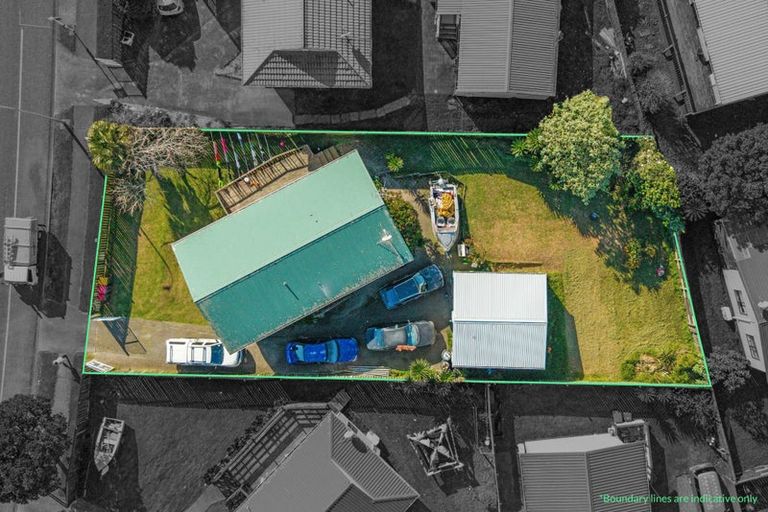 Photo of property in 174 Finlayson Avenue, Clendon Park, Auckland, 2103