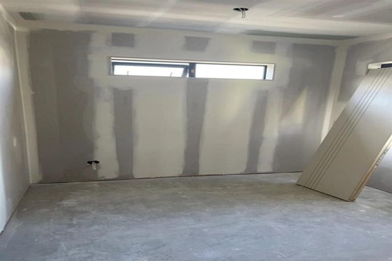 Photo of property in 2 Greenhaven Avenue, Papakura, 2113