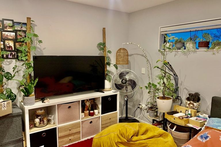 Photo of property in 45c Seon Place, Birkdale, Auckland, 0626