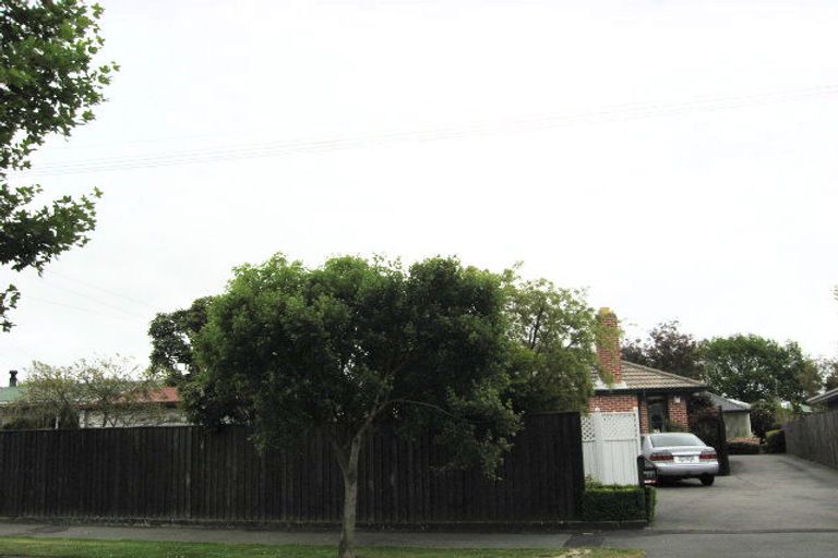 Photo of property in 2/20 Derwent Street, Bryndwr, Christchurch, 8053