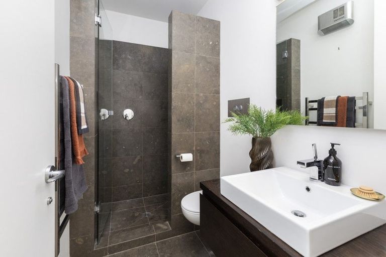 Photo of property in 100a Glandovey Road, Fendalton, Christchurch, 8052