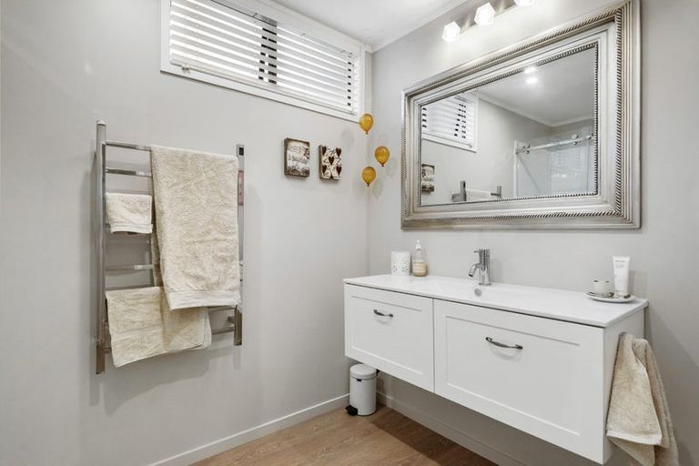 Photo of property in 2/20 Wolsley Avenue, Milford, Auckland, 0620