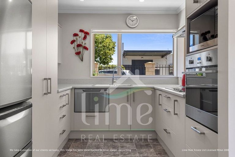 Photo of property in 3 Reeves Road, Rangiora, 7400