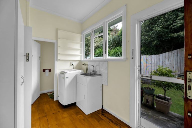 Photo of property in 215 Ngamotu Road, Spotswood, New Plymouth, 4310