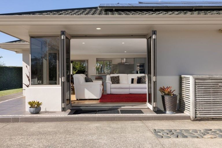 Photo of property in 16r Gunbar Drive, Welcome Bay, Tauranga, 3175