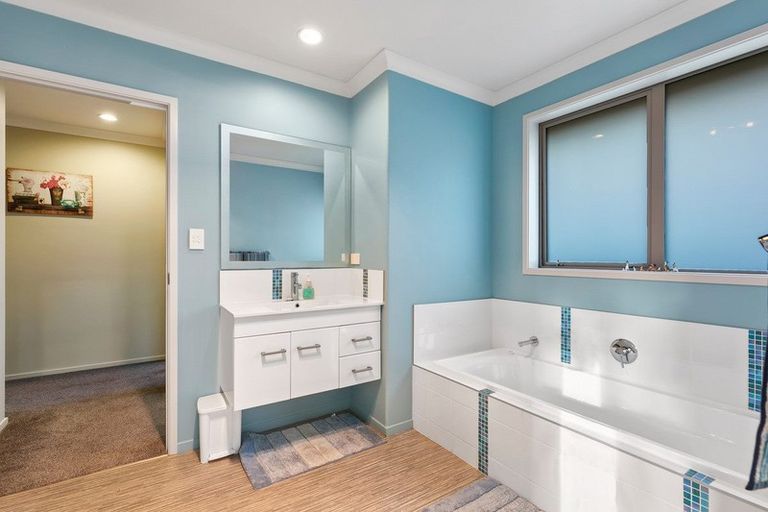 Photo of property in 145 Oteki Park Drive, Welcome Bay, Tauranga, 3112