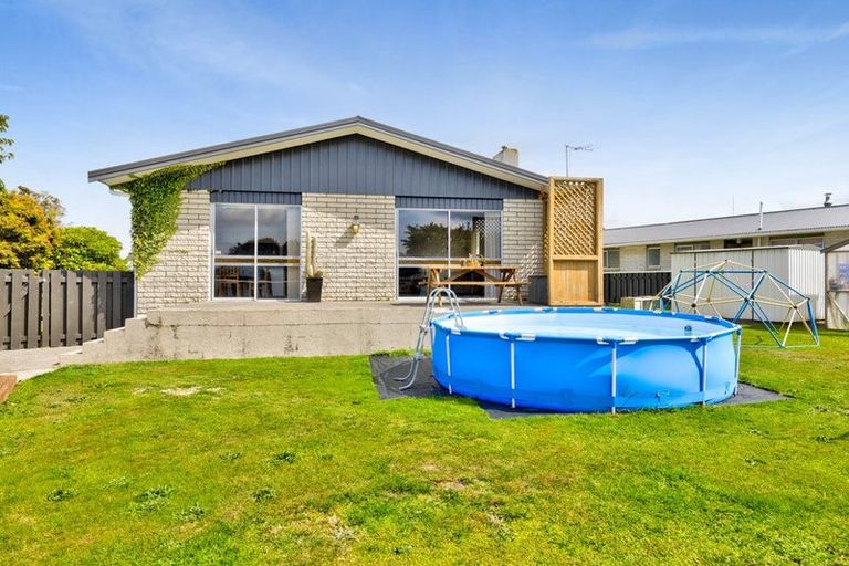 Photo of property in 18 Oberon Street, Stratford, 4332