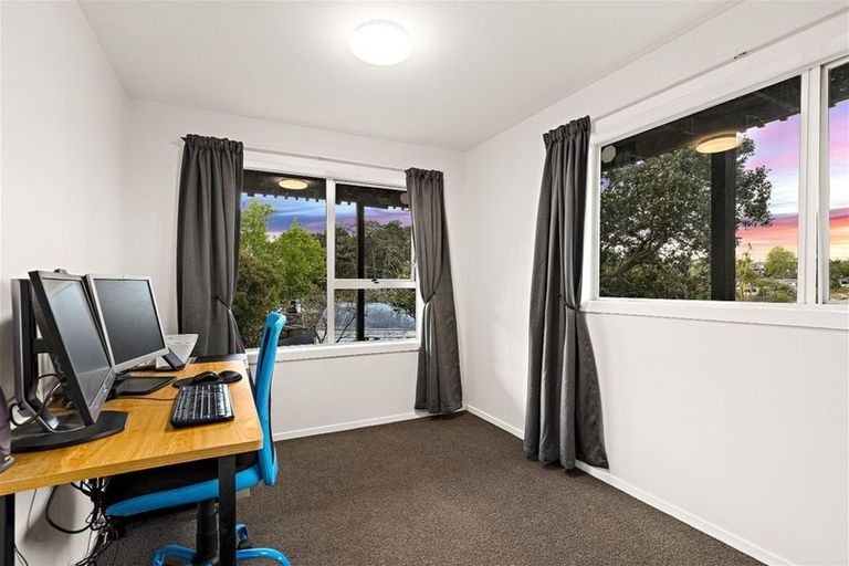 Photo of property in 22 Helena Street, Massey, Auckland, 0614