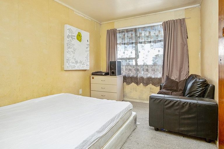 Photo of property in 11 Funnell Place, Manurewa, Auckland, 2102