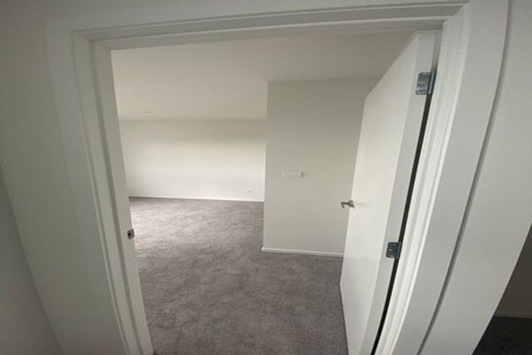 Photo of property in 6 Paina Crescent, Massey, Auckland, 0614