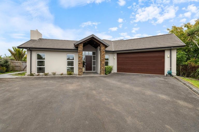 Photo of property in 4 Links Drive, Waiwhakaiho, New Plymouth, 4312