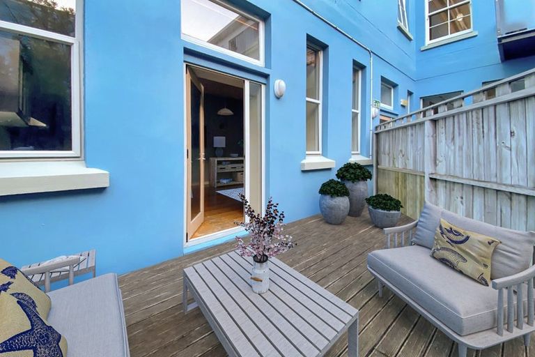 Photo of property in 4/30 Hanson Street, Mount Cook, Wellington, 6021