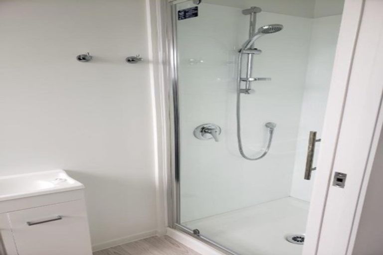 Photo of property in 1 Inverness Avenue, Hamilton East, Hamilton, 3216