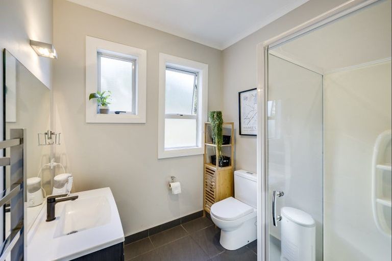 Photo of property in 28 Havelock Road, Hospital Hill, Napier, 4110