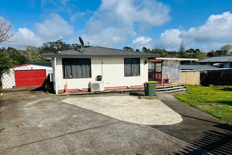 Photo of property in 24 Starforth Place, Henderson, Auckland, 0612