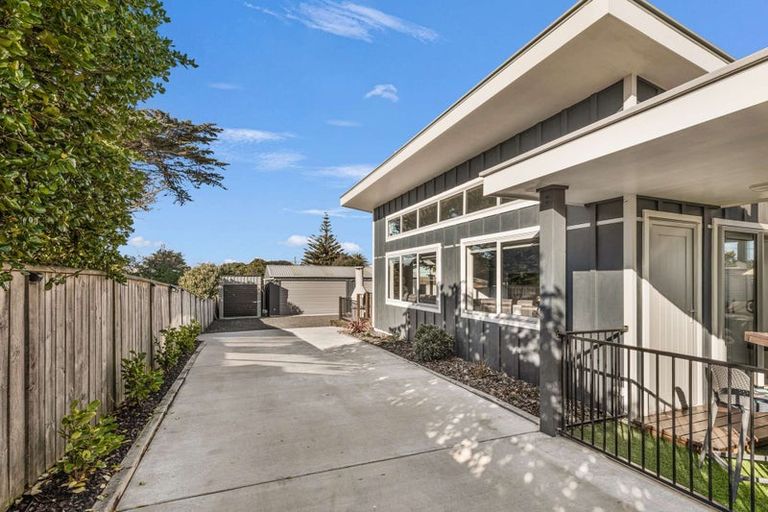 Photo of property in 60 Rua Avenue, Waitarere Beach, Levin, 5510