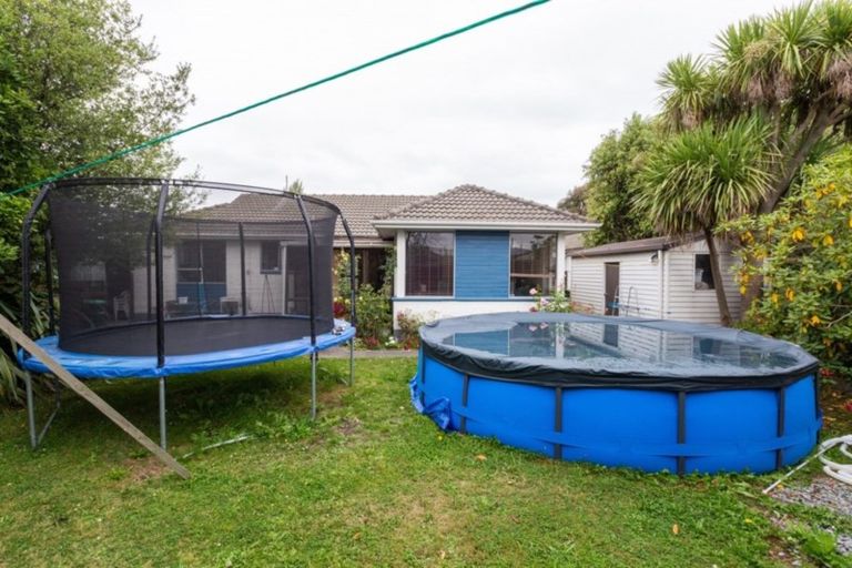 Photo of property in 49 Oakley Crescent, Hornby, Christchurch, 8042