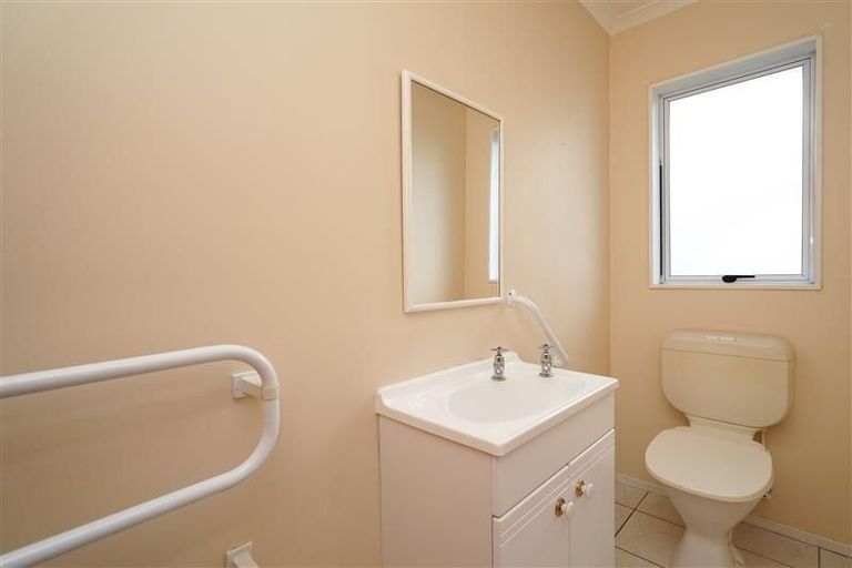 Photo of property in 1 Moana Avenue, Bayswater, Auckland, 0622