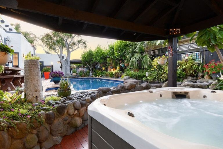 Photo of property in 2 La Cumbre Close, Bethlehem, Tauranga, 3110