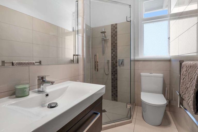 Photo of property in 5 Parkes Avenue, Saint Johns Hill, Whanganui, 4501