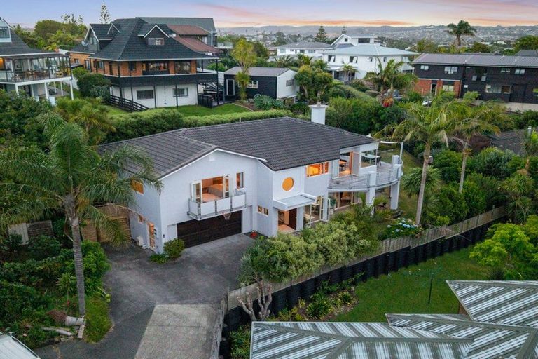 Photo of property in 71 William Bayes Place, Red Beach, 0932