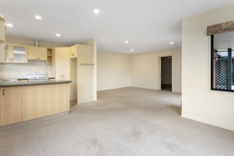 Photo of property in 17r Matawai Close, Rangiora, 7400