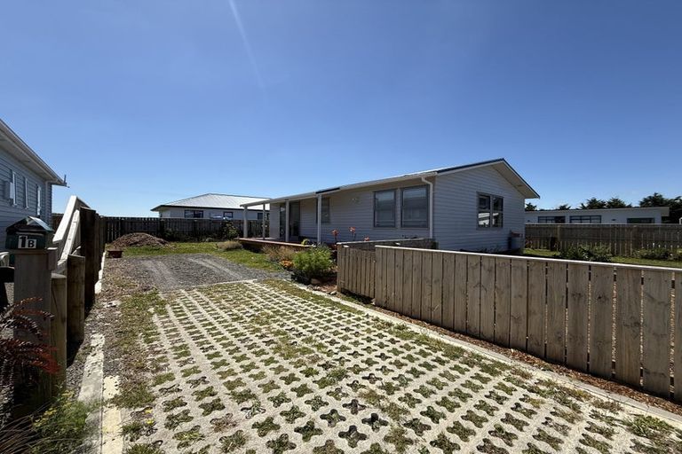 Photo of property in 1b Community Green, Featherston, 5710