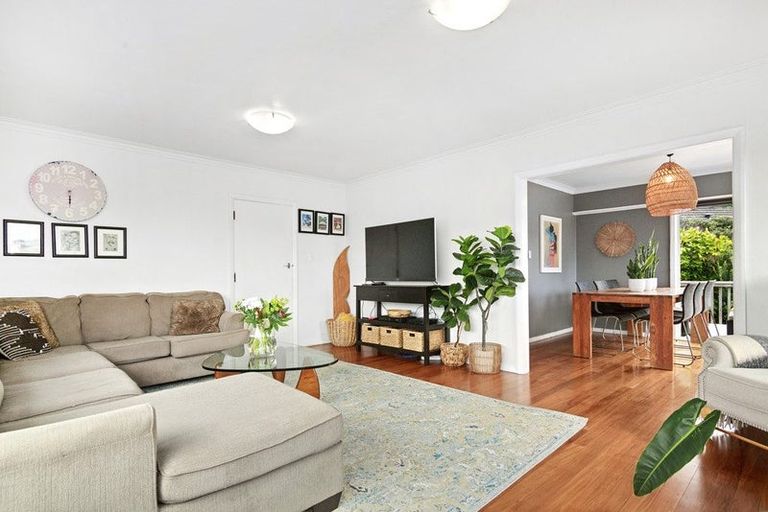 Photo of property in 68 Redwood Avenue, Tawa, Wellington, 5028