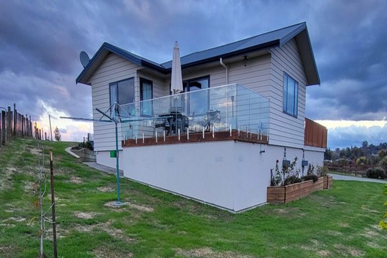 Photo of property in 1 Watts Street, Waipawa, 4210