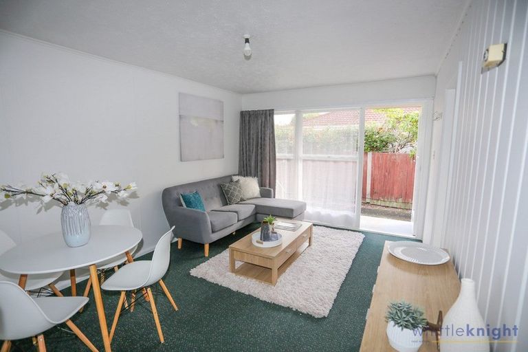 Photo of property in 1/3 Juniper Place, Burnside, Christchurch, 8053