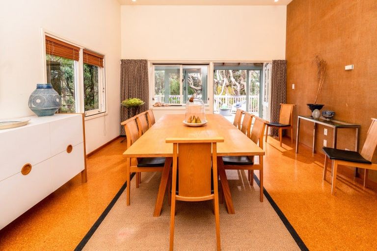 Photo of property in 16 Mariri Road, Kelburn, Wellington, 6012