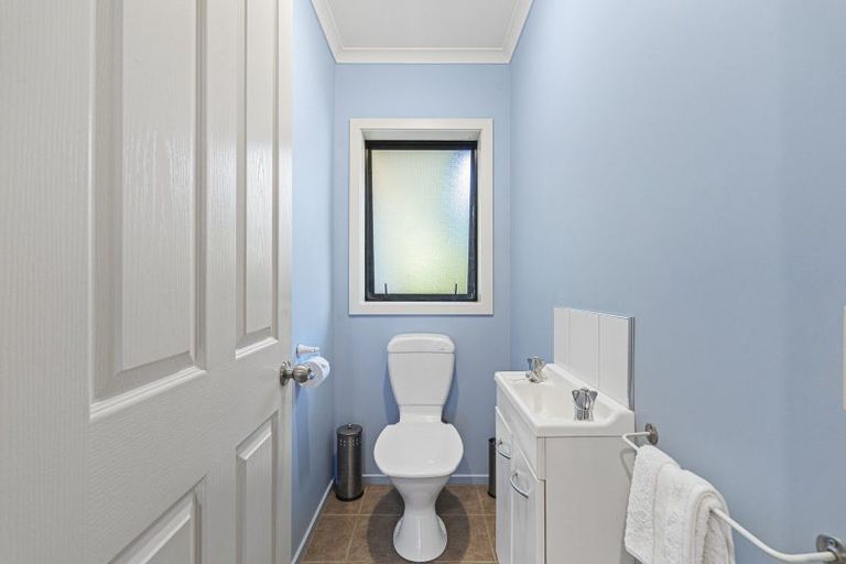 Photo of property in 6 Ash Place, Whalers Gate, New Plymouth, 4310