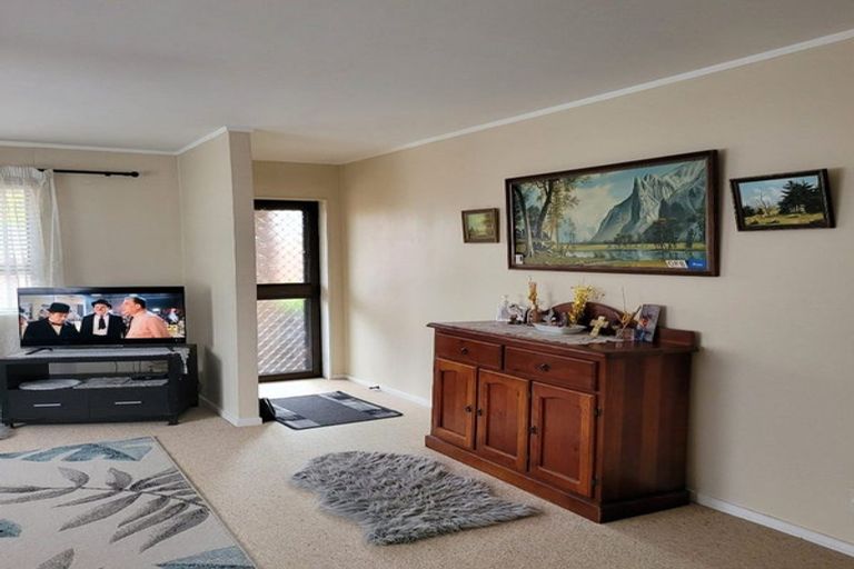 Photo of property in 2/66 Marne Road, Papakura, 2110