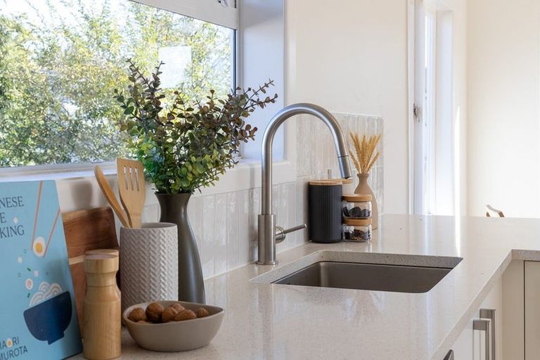 Photo of property in 17b Hamurana Place, Te Atatu Peninsula, Auckland, 0610