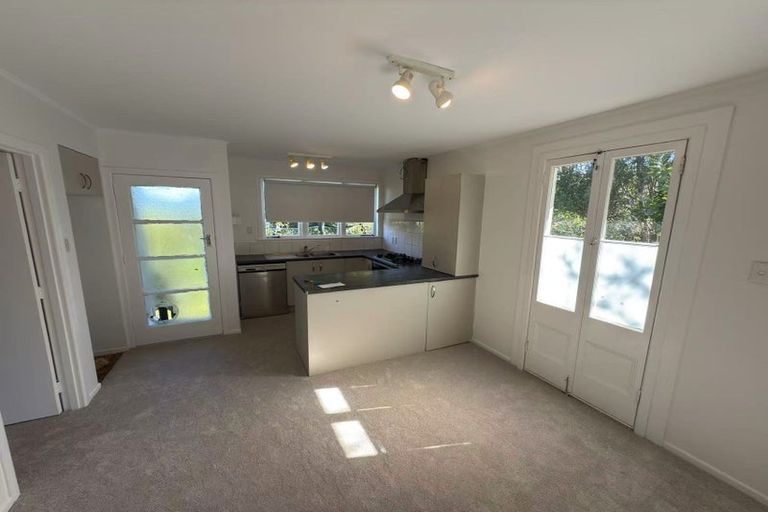 Photo of property in 29 Arrow Road, Forrest Hill, Auckland, 0620