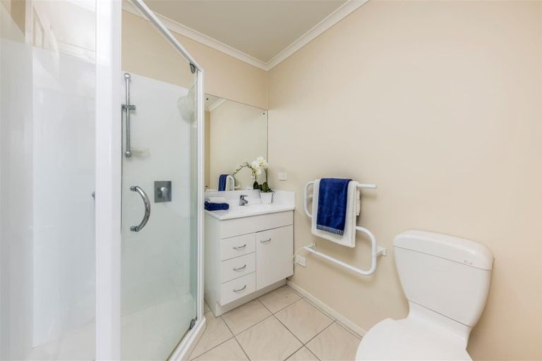Photo of property in 2 Cuthill Close, Albany, Auckland, 0632