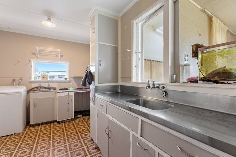 Photo of property in 15 Dawson Street, Pahiatua, 4910