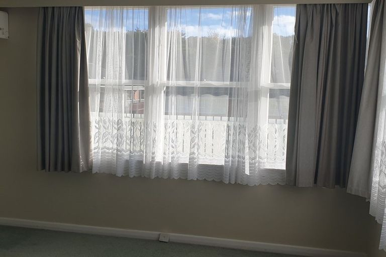 Photo of property in 10 Maher Place, Ranui, Porirua, 5024