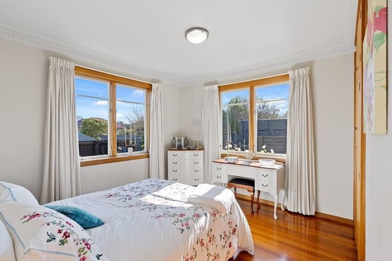 Photo of property in 1/172 Centaurus Road, Saint Martins, Christchurch, 8022