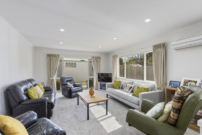 Photo of property in 112b Govett Avenue, Frankleigh Park, New Plymouth, 4310