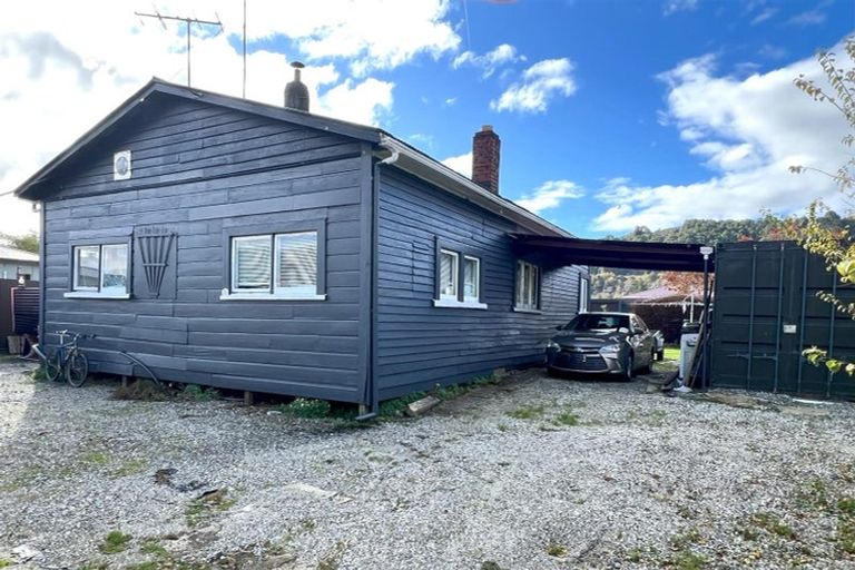Photo of property in 112 Buller Road, Reefton, 7830
