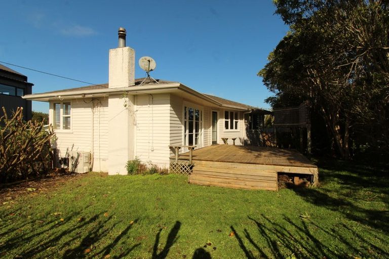 Photo of property in 27 Wharf Road, Te Atatu Peninsula, Auckland, 0610