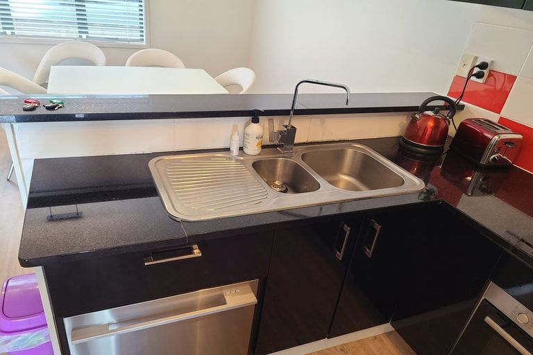 Photo of property in 10/8 Flynn Street, Birkdale, Auckland, 0626