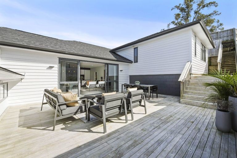 Photo of property in 27 Surf View Crescent, Red Beach, 0932
