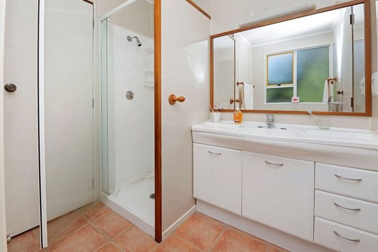 Photo of property in 45 Daffodil Street, Titirangi, Auckland, 0604